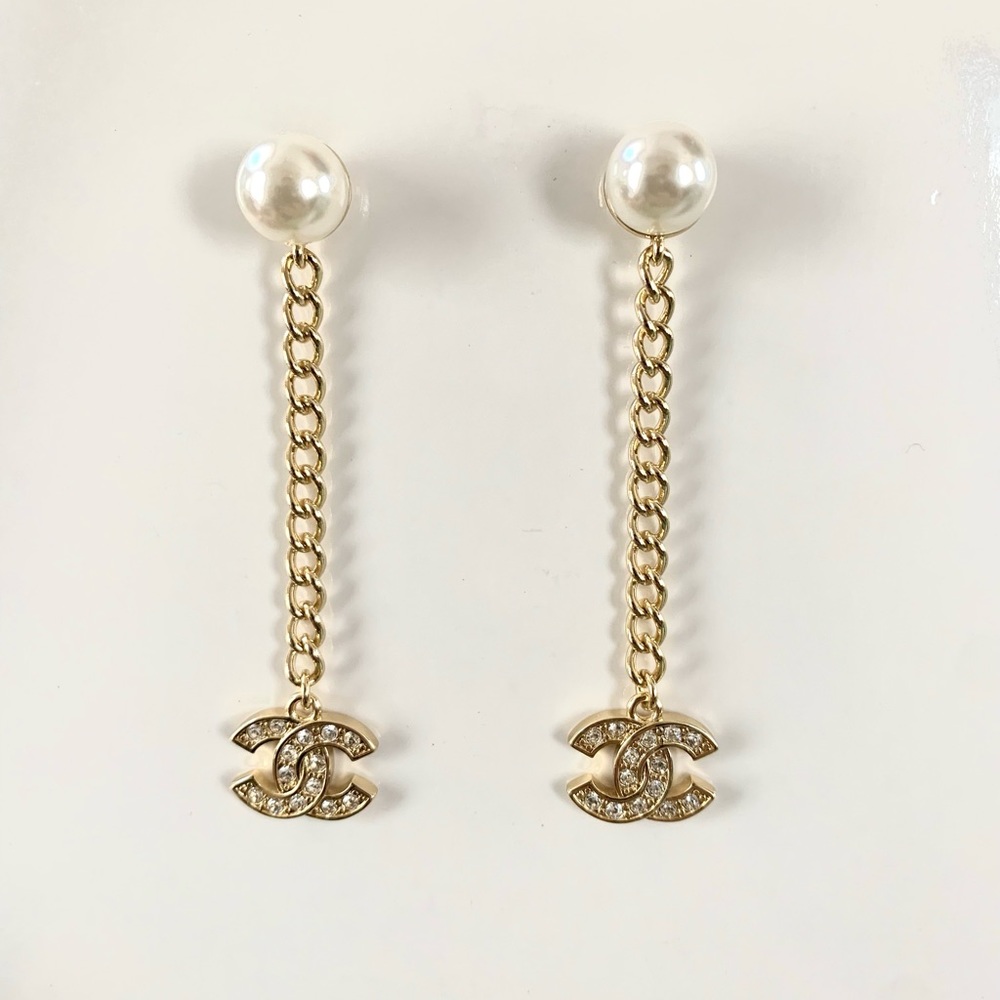Chanel white Pearl and chain coco dangle earrings
